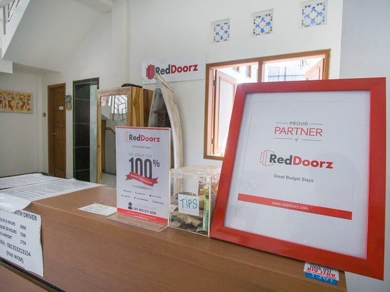 Reddoorz @ Jalan Gatot Subroto Denpasar Hotel Exterior foto