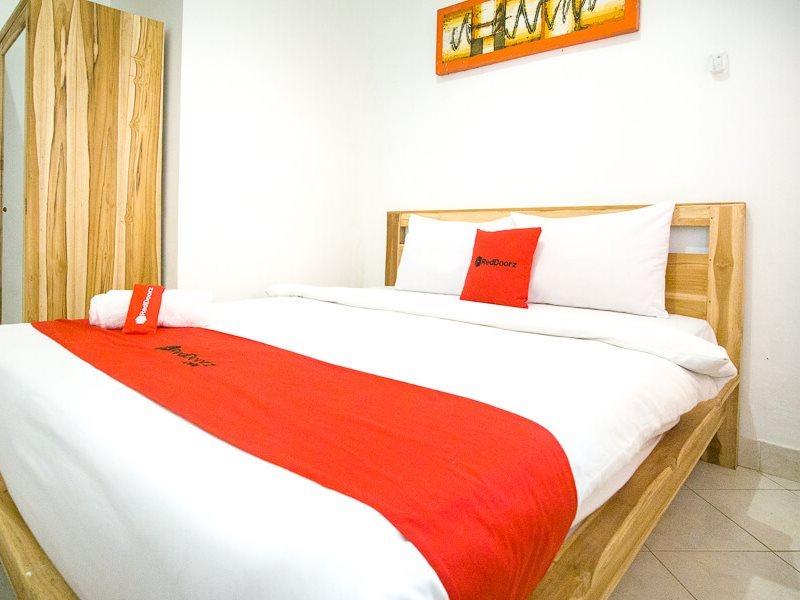 Reddoorz @ Jalan Gatot Subroto Denpasar Hotel Exterior foto