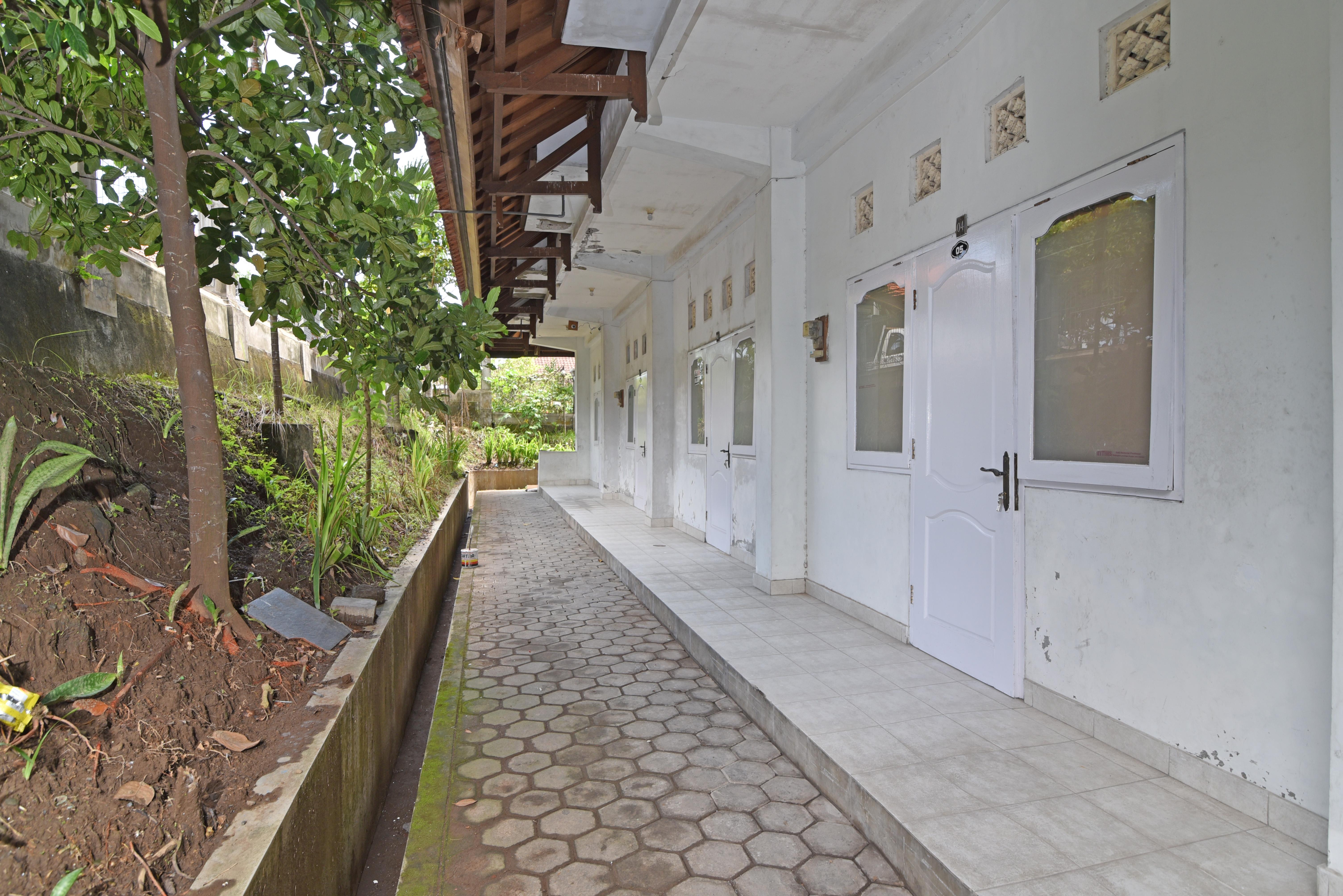 Reddoorz @ Jalan Gatot Subroto Denpasar Hotel Exterior foto