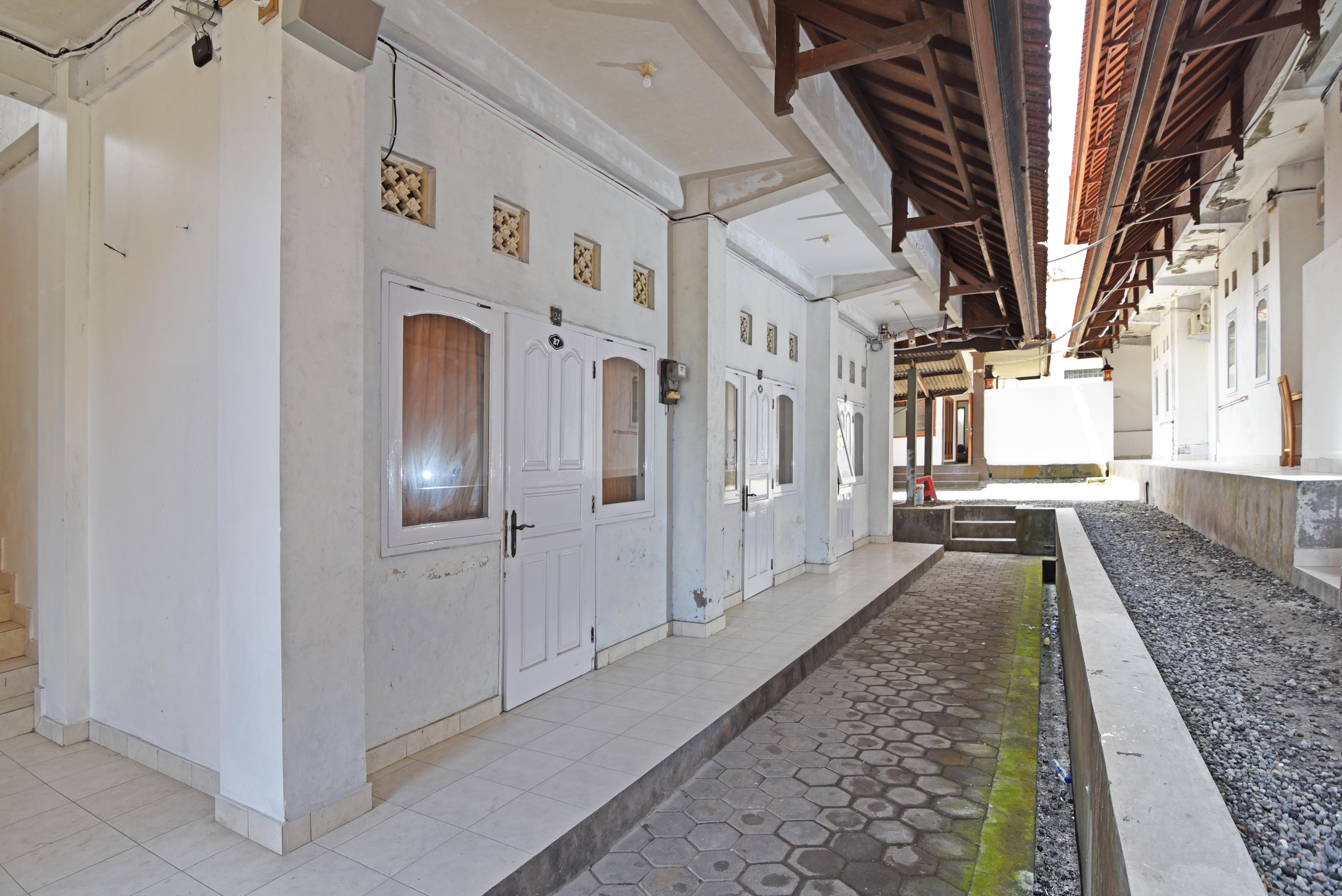 Reddoorz @ Jalan Gatot Subroto Denpasar Hotel Exterior foto